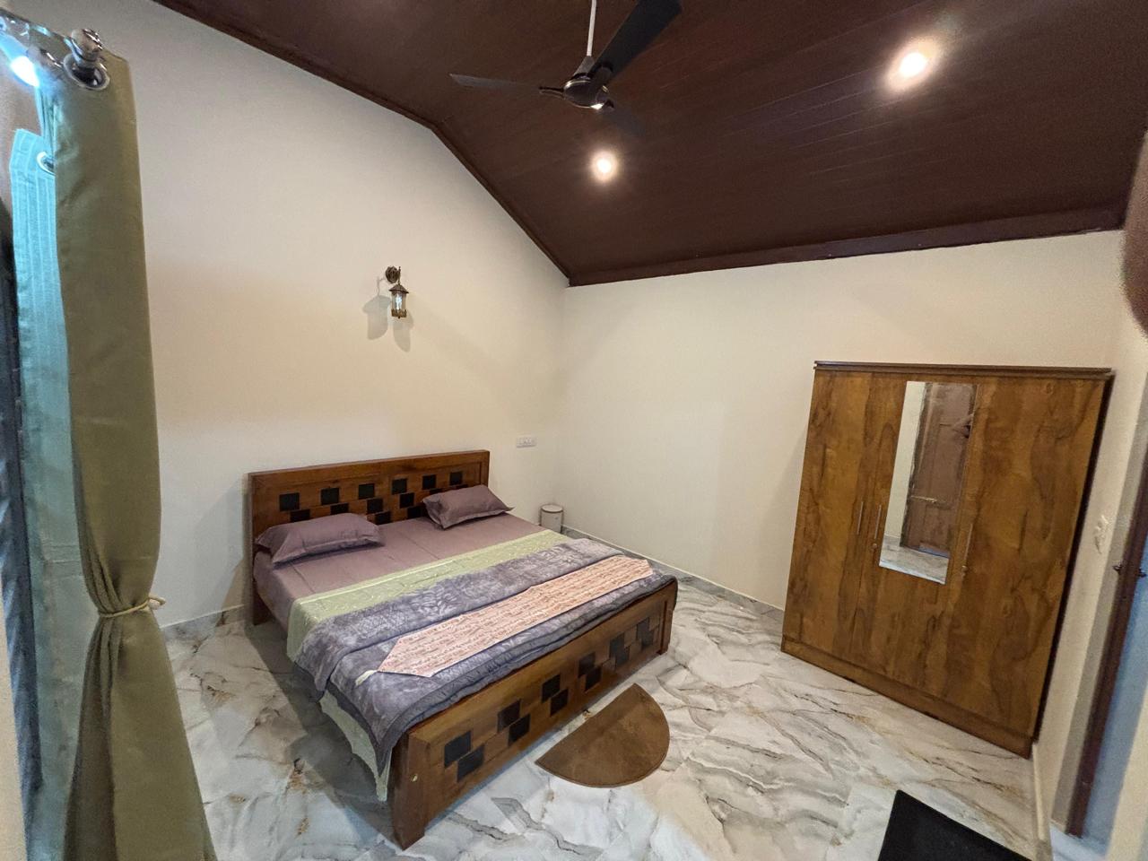 Deluxe Mountain View Room